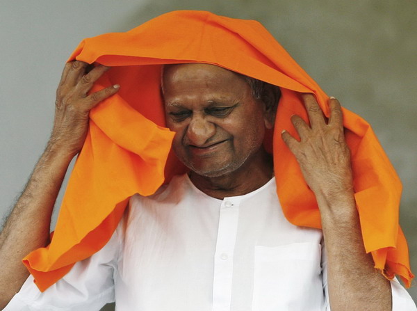 Indian anti-graft crusader threatens to fast again