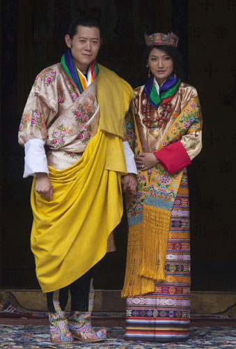 Bhutan's 'Dragon King' marries commoner