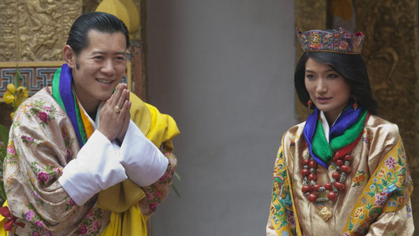 Bhutan's 'Dragon King' marries commoner