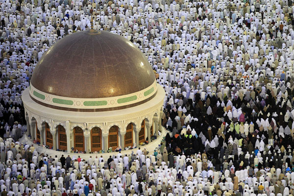More than 2.5 million Muslims begin hajj rites