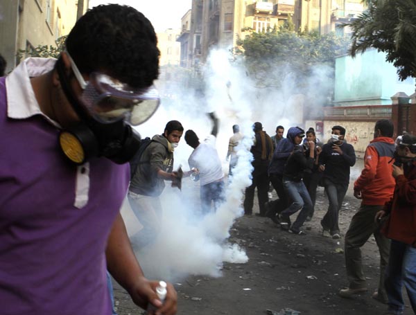 Egypt's military council calls for urgent talks