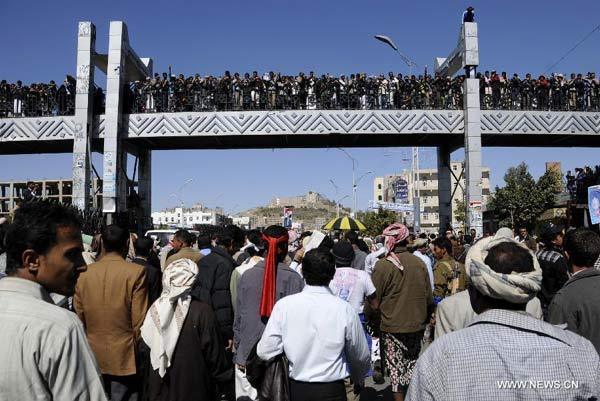 Anti-govt demonstrators protest in Yemen