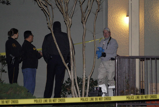 7 found dead in Dallas-area apartment