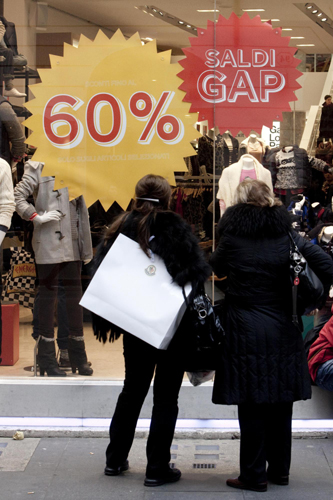 Italians ready to dive in winter discount season