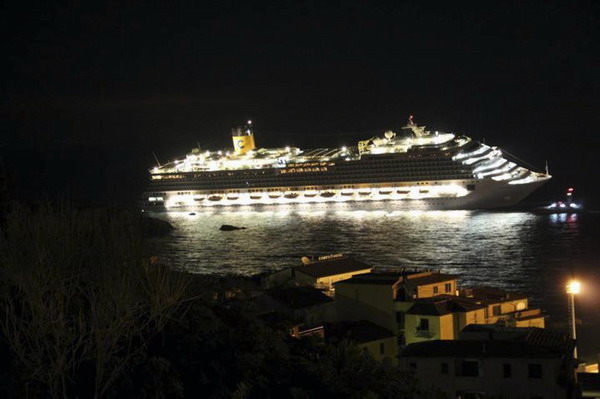 3 die after Italian cruise ship runs aground