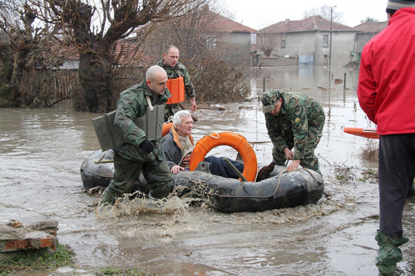Cold kills 33 more in Europe, dam breaks in Bulgaria