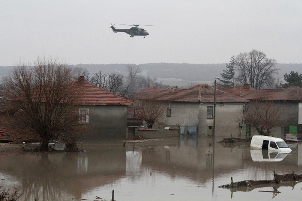 Cold kills 33 more in Europe, dam breaks in Bulgaria