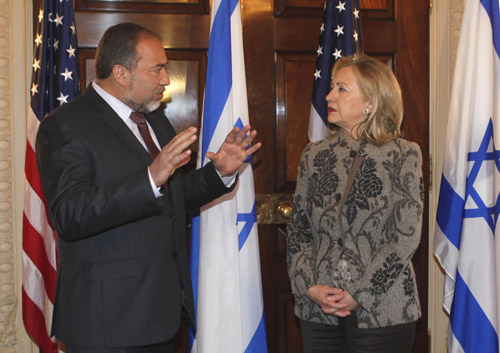 Clinton, Israeli FM discuss Iran, peace talks
