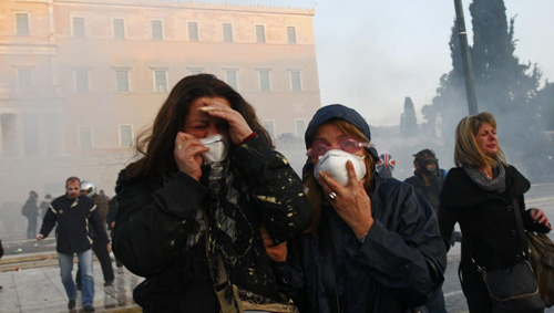 Protesters encircle Greek parliament