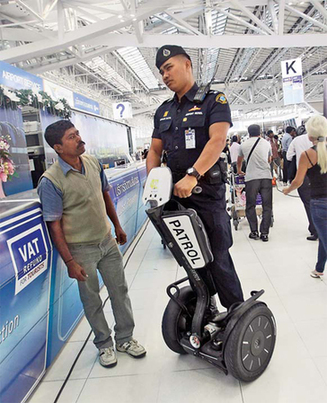 Thai police seek new bomb suspect