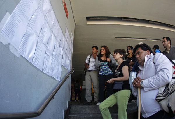 Argentina probes into deadly train crash