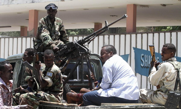 Blast hits Somali theatre, at least 6 dead