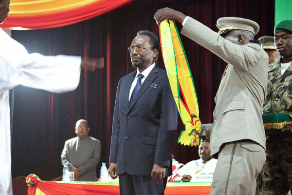 Traore sworn in as Mali's interim president