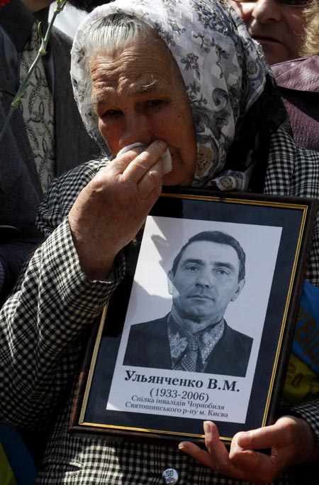 People mourn Chernobyl victims
