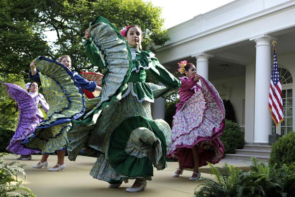Obama holds Cinco de Mayo reception
