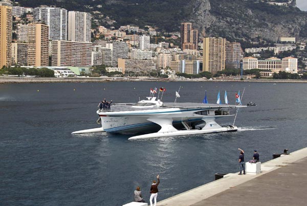 Solar ship completes around-the-world trip