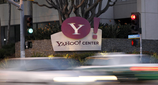 Yahoo CEO quits over academic credentials