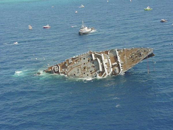 Navy Ship Sunk As Artificial Reef 1 Chinadaily Com Cn