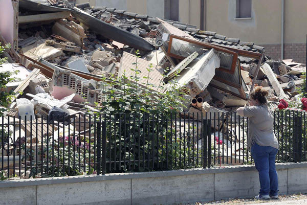 Italy's fatal quake to aggravate economic crisis