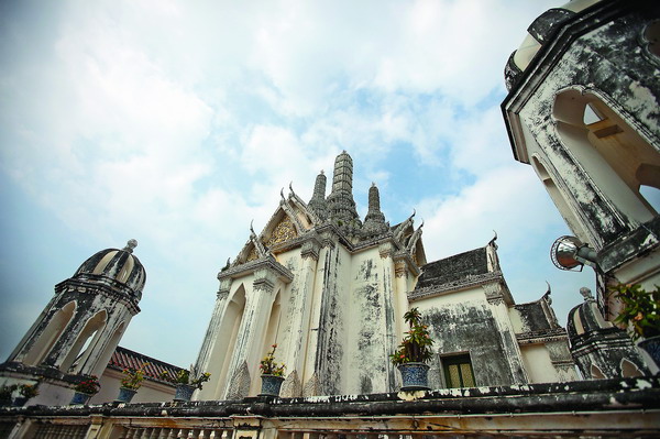 Touring Thailand, a place fitting for a king