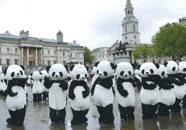 Giant pandas grab London's imagination |Euro