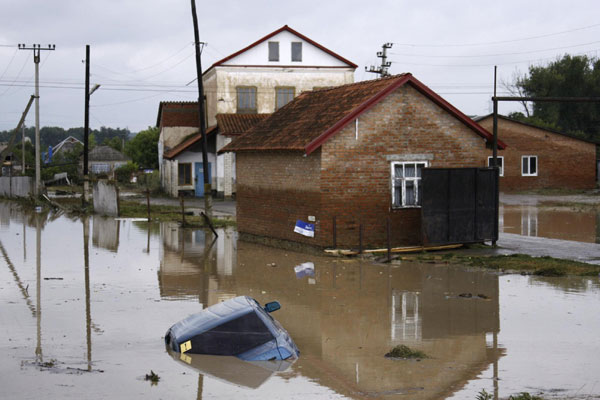 Over 100 killed in floods, landslides in Russia