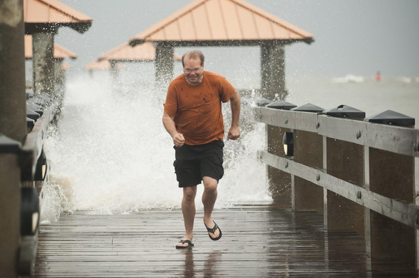 Isaac tops Louisiana levee on Katrina anniversary