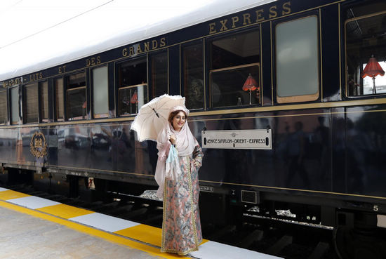Orient Express train arrives in Istanbul[1]