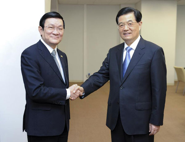 Chinese, Vietnamese presidents meet on ties