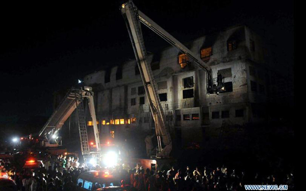 2 fire incidents in Pakistan claims 214 lives