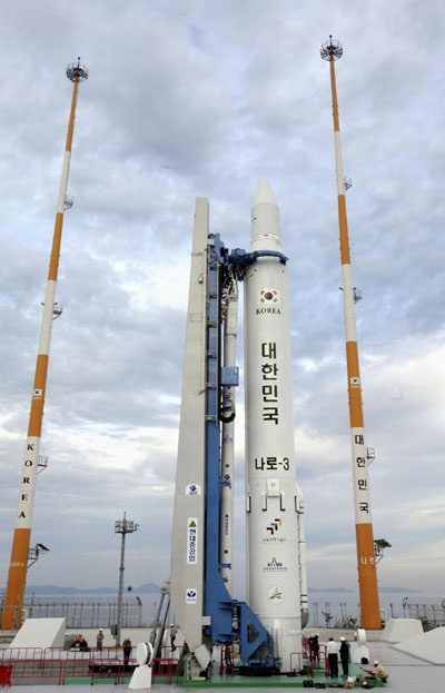 S. Korea rocket launch delayed by gas leak