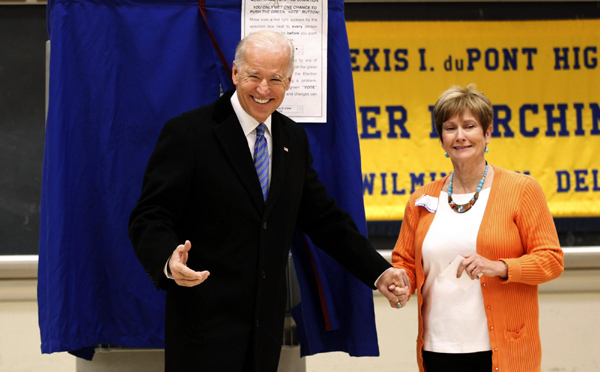 Biden, Romney converge in Ohio as Americans vote