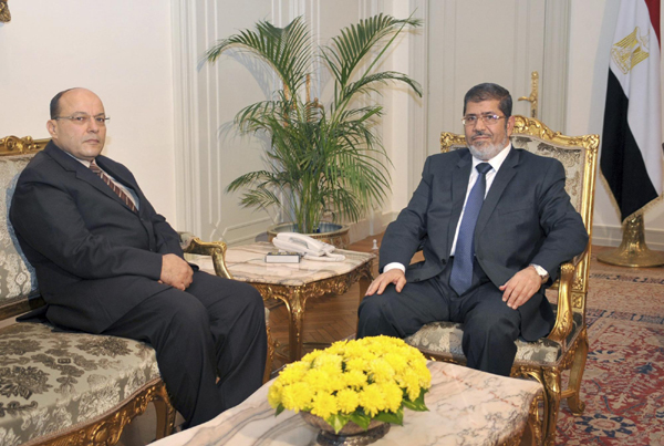 Morsi issues new constitutional declaration