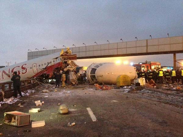 5 killed in Moscow airliner crash