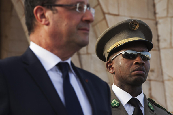 France confirms major air strikes in Mali