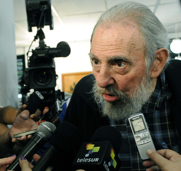 Fidel Castro votes in general elections