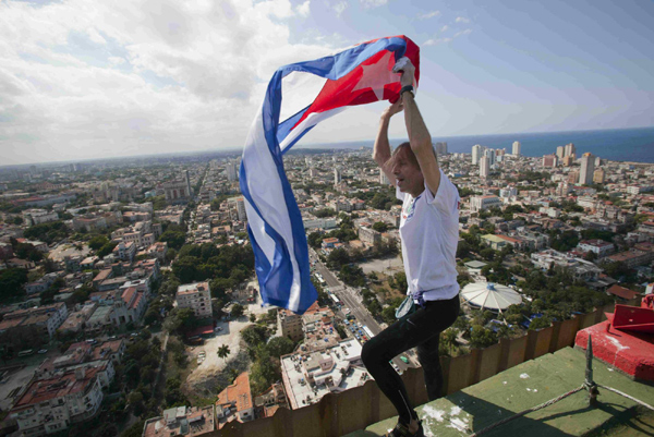 'French Spiderman' climbs landmark Havana hotel