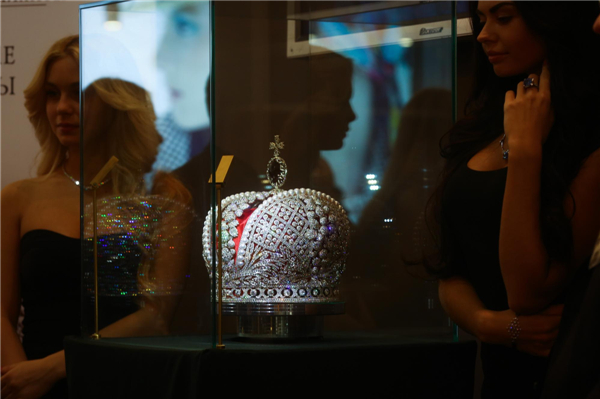 Imitation of Russian Empress' crown unveiled