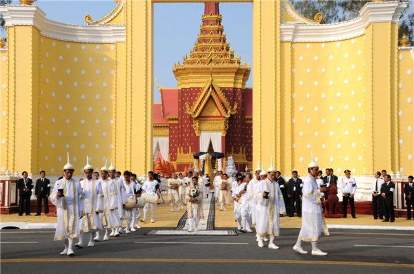 Funeral of Sihanouk ends, remains placed in palace