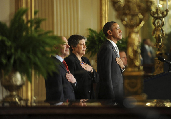 Obama pushes immigration overhaul