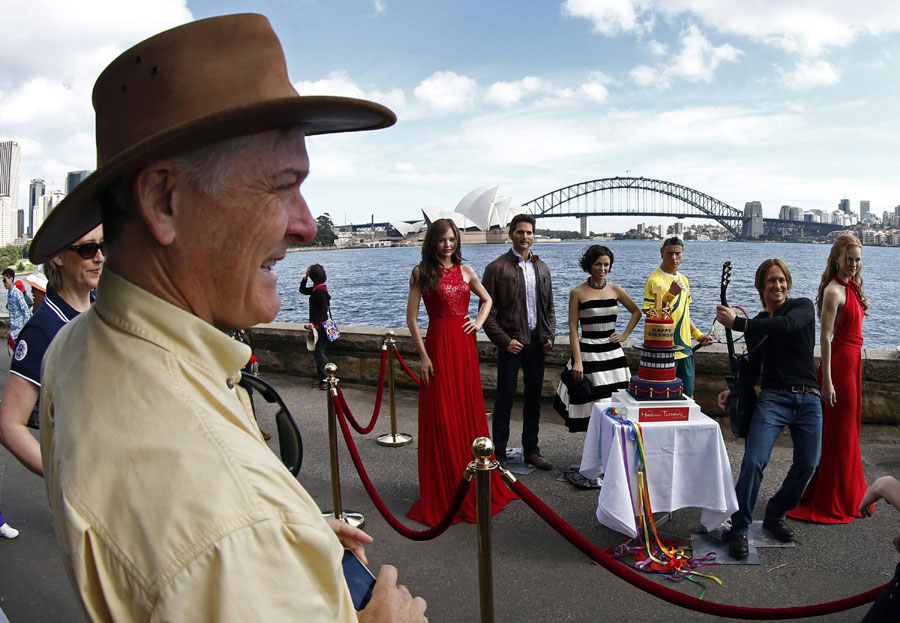 Wax figures of celebrities placed at Sydney Harbor