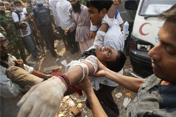 Death toll in Bangladesh collapse passes 300