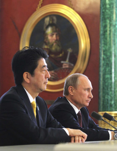 Russia, Japan try to bridge gaps on thorny issues