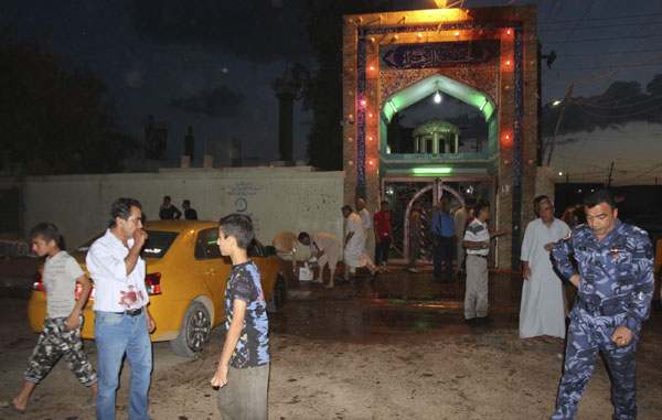 Bombers target markets, mosque in Iraq