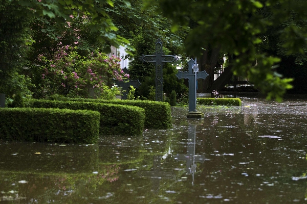 Worst floods in a decade continue in Germany