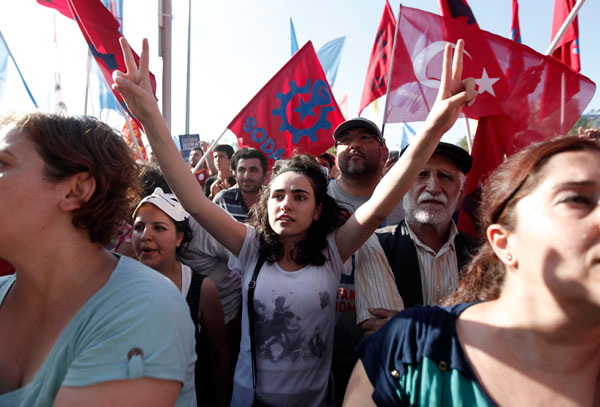 Women at the forefront of Turkish protests