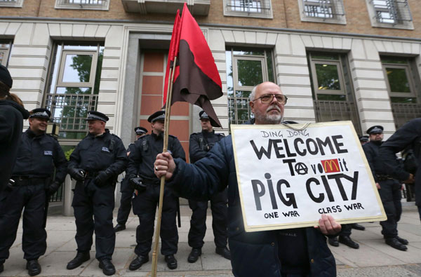 Anti-G8 protests aim for Canary Wharf banking district