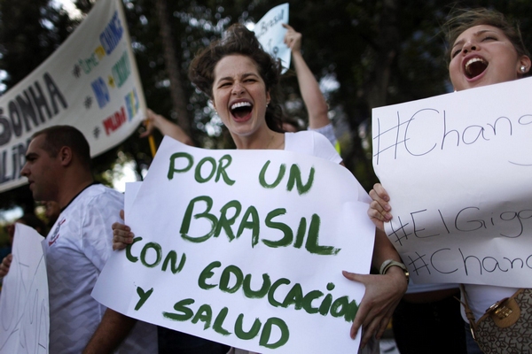 Rousseff praises Brazil protests