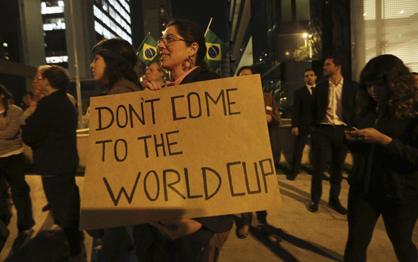 Rousseff praises Brazil protests