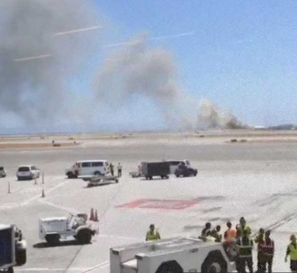 Plane crashes on landing in San Francisco